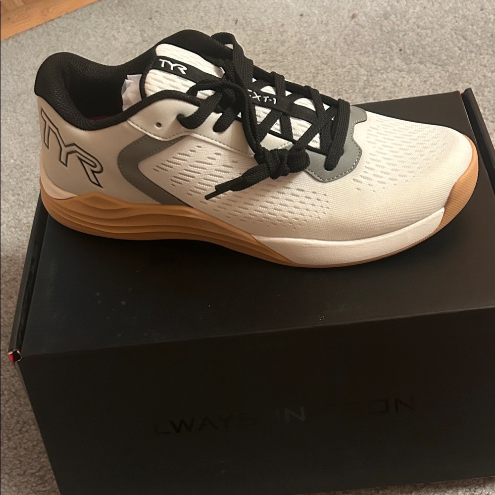TYR CXT-1 Men's Trainer White/Gum Athletic Shoes